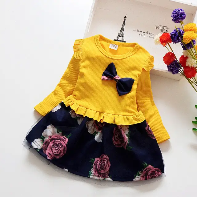 "Robe Bébé Fille Rouge à Motifs Floraux – Élégance et Douceur"