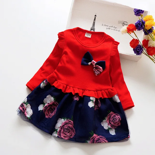 "Robe Bébé Fille Rouge à Motifs Floraux – Élégance et Douceur"