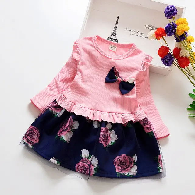 "Robe Bébé Fille Rouge à Motifs Floraux – Élégance et Douceur"