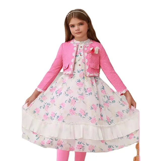 Veste Rose avec Détails en Dentelle et Fleur en Relief