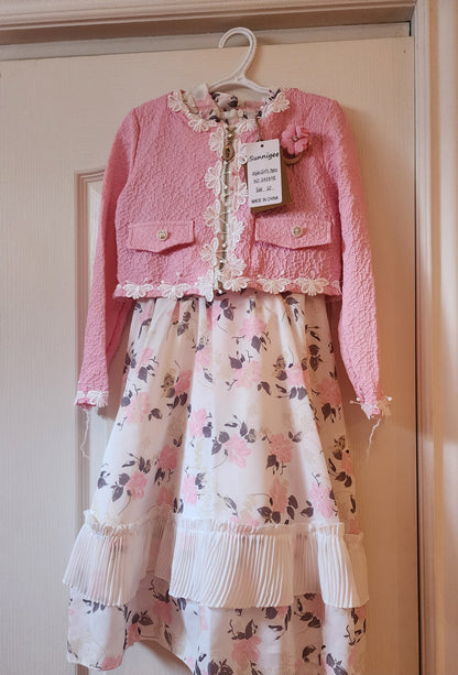 Veste Rose avec Détails en Dentelle et Fleur en Relief