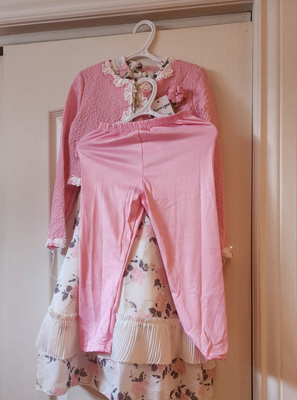 Veste Rose avec Détails en Dentelle et Fleur en Relief